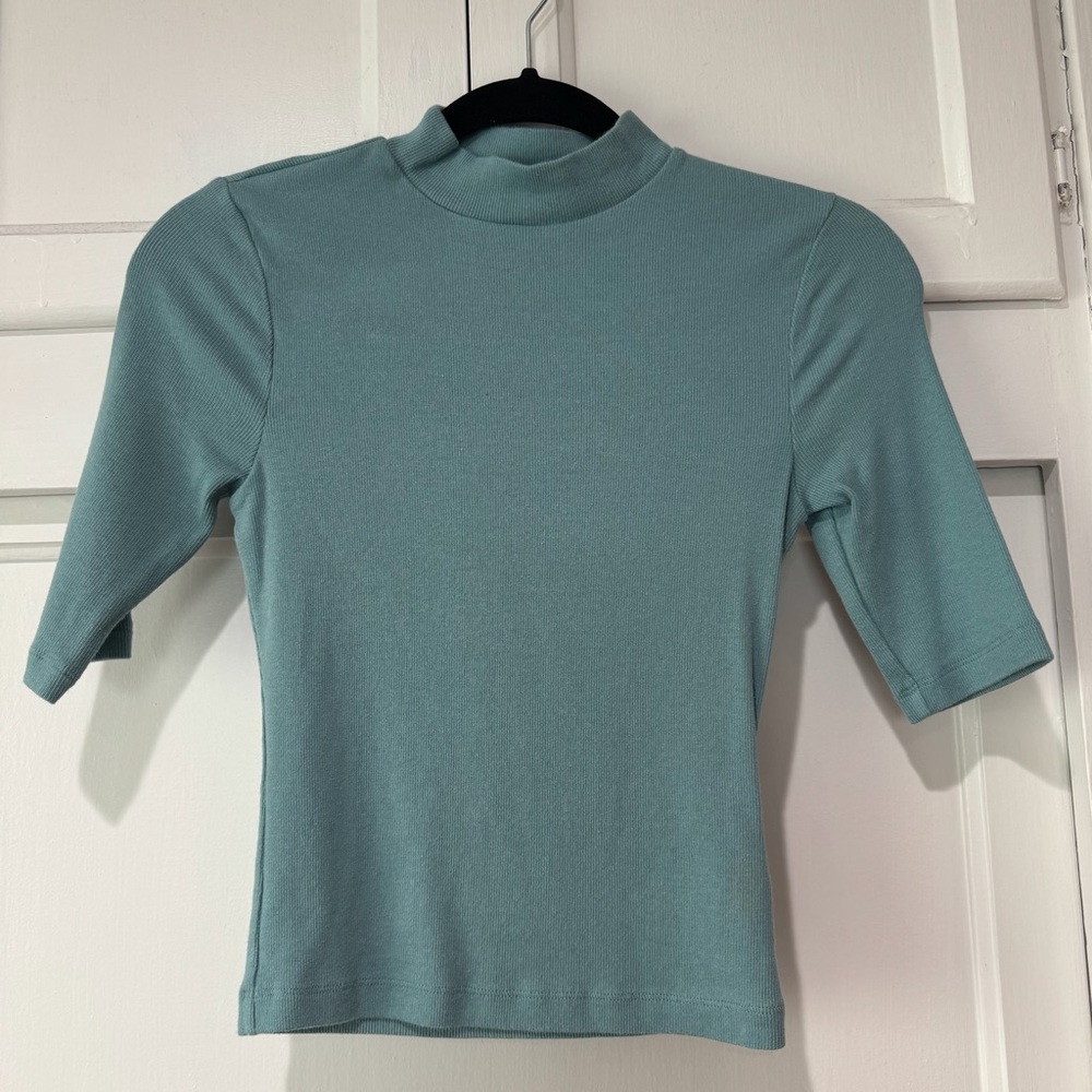 Express Ribbed fitted Half Sleeve Mock Neck Top